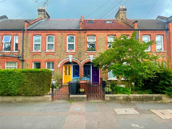 2 Bedroom Flat To Rent In Carr Road, Walthamstow, London, E17