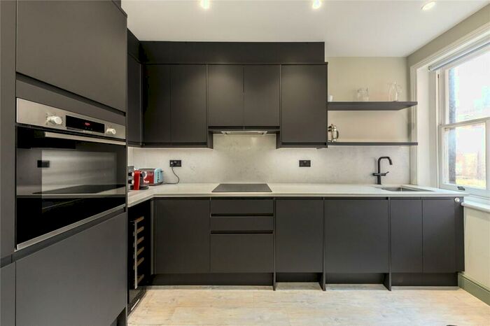 2 Bedroom Apartment To Rent In Drayton Gardens, London, SW10