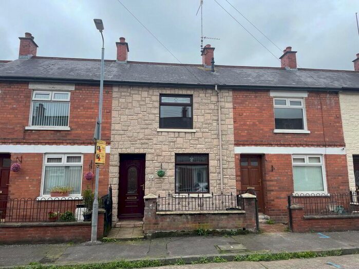 Houses to rent in Lyndhurst Gardens, BT13, Belfast