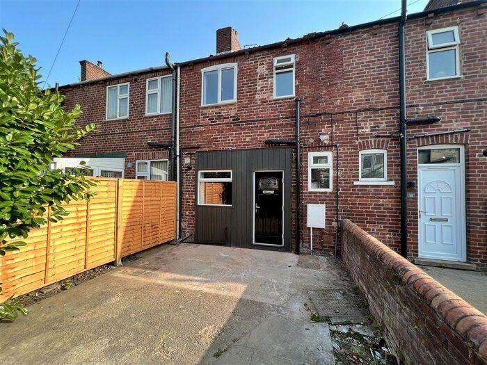 4 Bedroom Terraced House To Rent In Colwyn Terrace, Featherstone, WF7