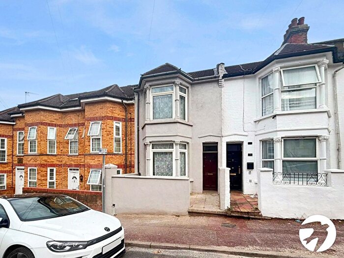 3 Bedroom Terraced House To Rent In Pagitt Street, Chatham, Kent, ME4