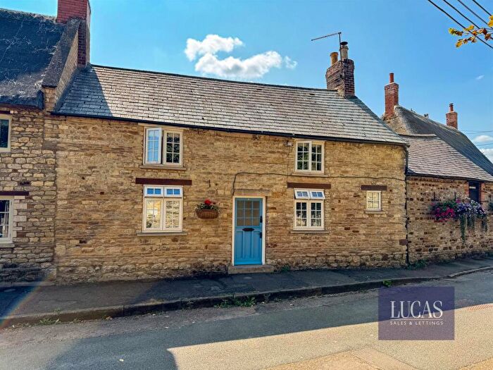 3 Bedroom Cottage For Sale In Church Street, Isham, Kettering, NN14