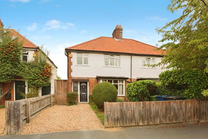3 Bedroom Semi-Detached House For Sale In Leys Avenue, Cambridge, Cambridgeshire, CB4