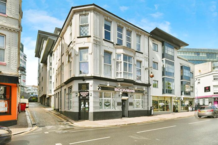 2 Bedroom Flat For Sale In Bretonside, Plymouth, PL4