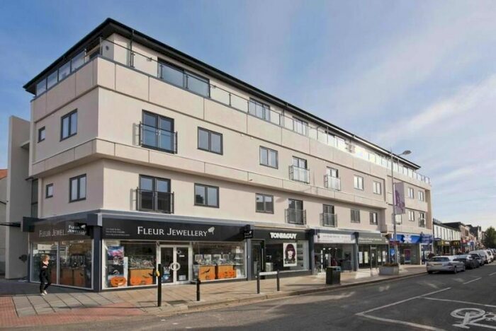 2 Bedroom Flat To Rent In Church Street, Walton-On-Thames, KT12