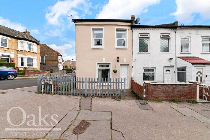 2 Bedroom End Of Terrace House For Sale In Alfred Road, South Norwood, SE25