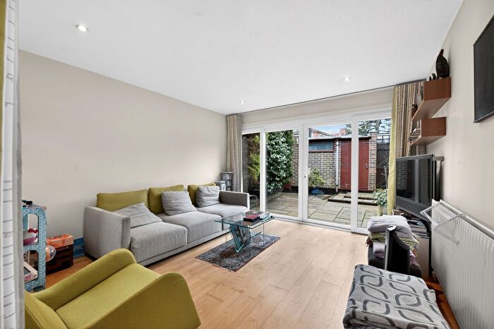 3 Bedroom Terraced House For Sale In Galgate Close, London, SW19