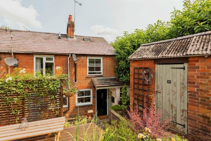 1 Bedroom Property For Sale In High Street, Weedon, Aylesbury, HP22