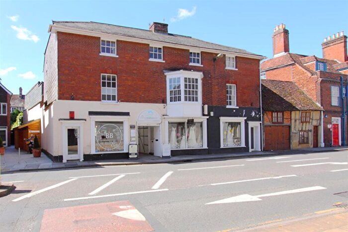 2 Bedroom Flat To Rent In New Street, Salisbury, SP1