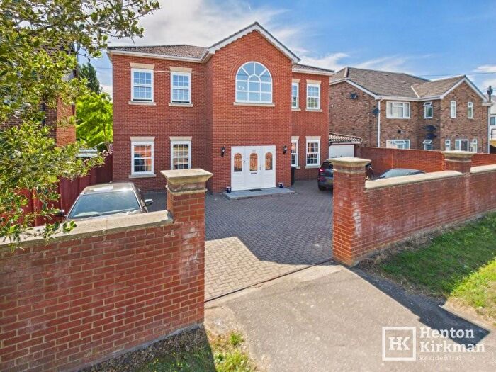 4 Bedroom Detached House For Sale In Noak Hill Road, Great Burstead, Billericay, Essex, CM12
