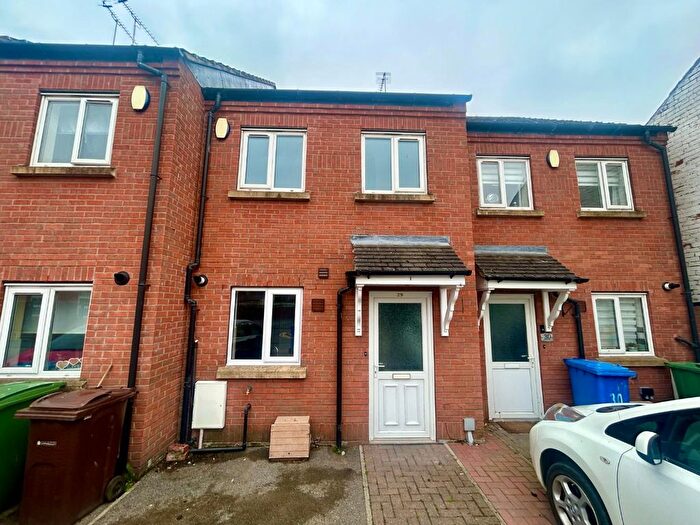 3 Bedroom Property To Rent In Bed Mid-Terraced House, Medina Avenue, Bridlington, YO16