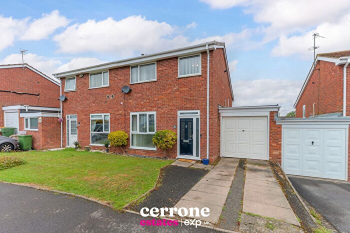 3 Bedroom Semi-Detached House For Sale In Buckfast Close, Bromsgrove, B61