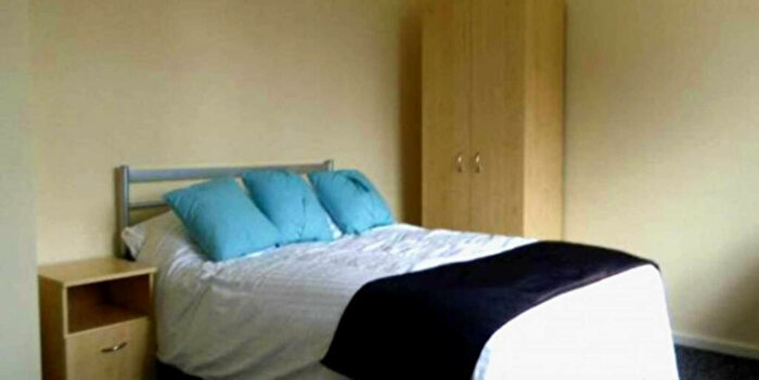 4 Bedroom House To Rent In Eccles Old Road, Salford, M6