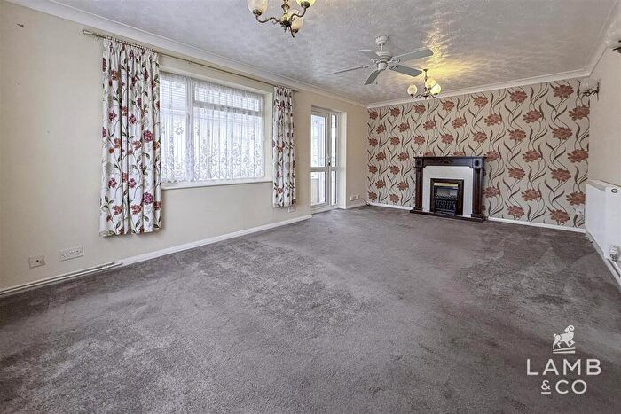 2 Bedroom Detached Bungalow For Sale In Fairlop Close, Great Clacton, CO15