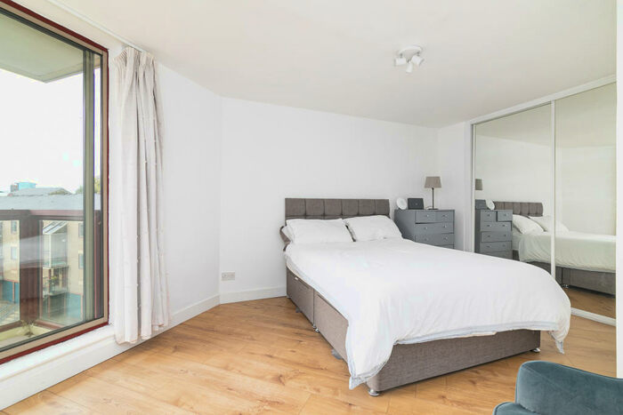 1 Bedroom Flat To Rent In Tradewinds Court, Asher Way, London, E1W