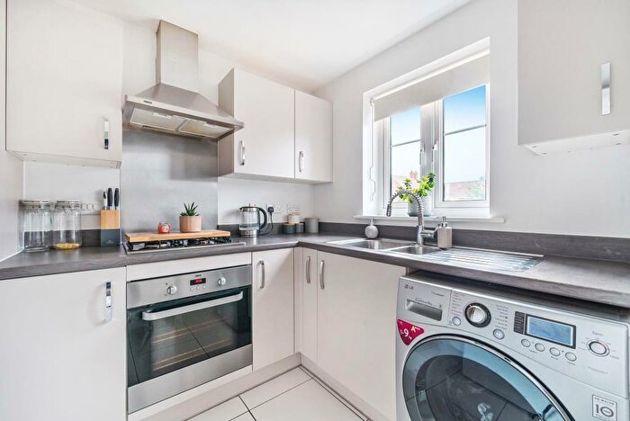 2 Bedroom End Of Terrace House For Sale In Didcot, Oxfordshire, OX11