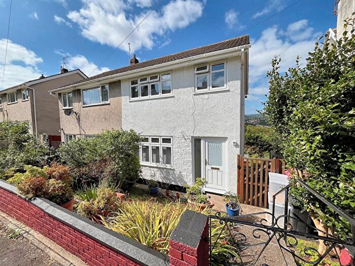 3 Bedroom Semi-Detached House For Sale In Russell Close, Bassaleg, Newport, NP10