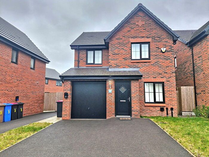 3 Bedroom Detached House To Rent In Clubhouse Avenue, Bolton, M38