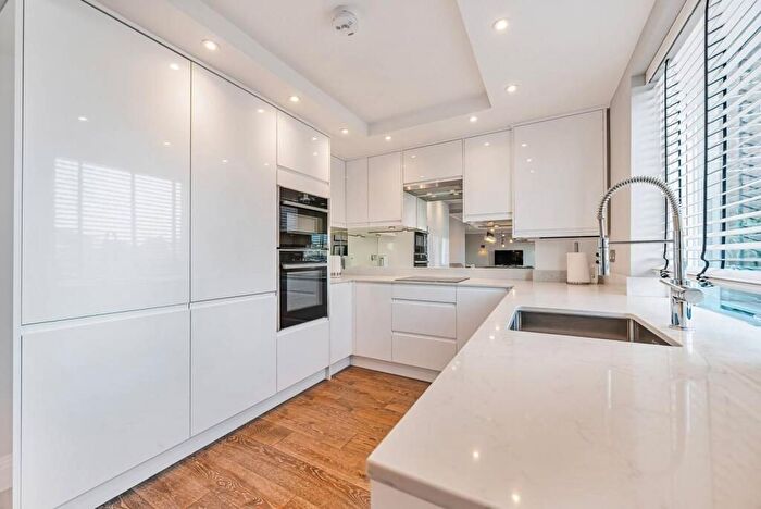 2 Bedroom Flat To Rent In Fulham Road, London, SW3