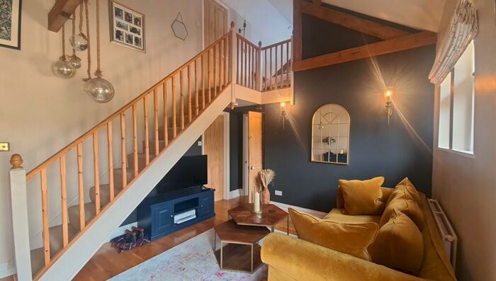 2 Bedroom Barn Conversion To Rent In The Leys, Halton Village, Aylesbury, HP22