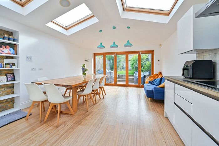 5 Bedroom Terraced House To Rent In Lordship Lane, East Dulwich, London, SE22