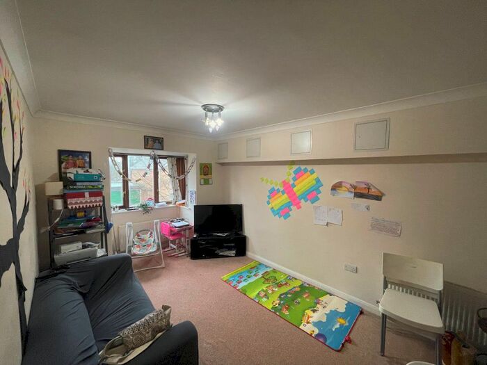 2 Bedroom Flat To Rent In St. Margaret's Square, Cambridge CB1