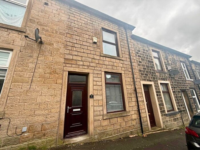 4 Bedroom Property To Rent In Derby Street, Colne, BB8