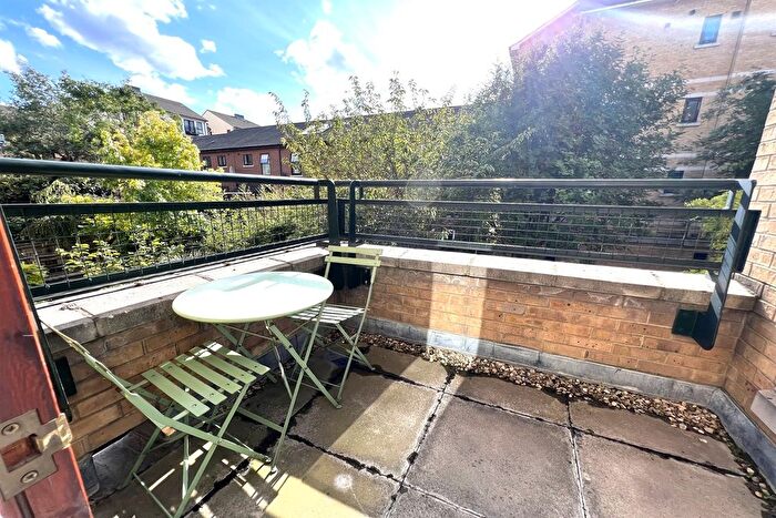 2 Bedroom Flat To Rent In Constable Avenue, London, E16