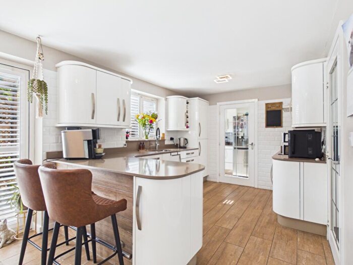 4 Bedroom Detached House For Sale In Fellows Close, Weldon, Northamptonshire, NN17