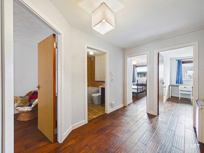 2 Bedroom Flat To Rent In Slateford Road, Slateford, Edinburgh, EH11
