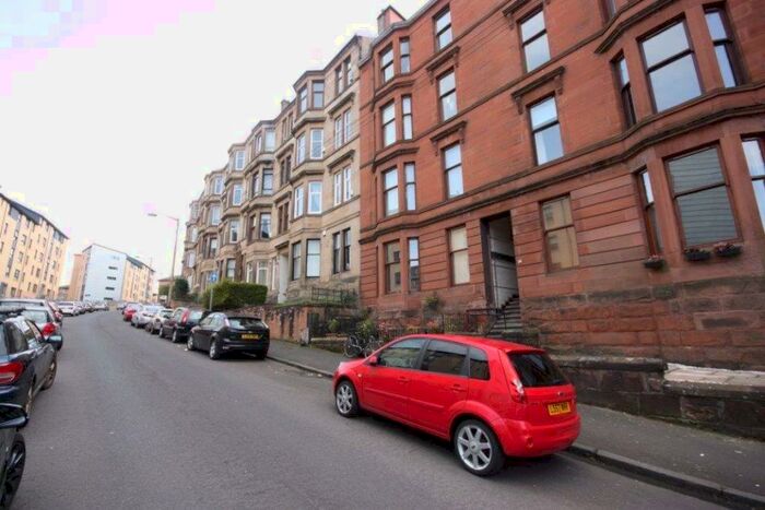 2 Bedroom Flat To Rent In / Oban Drive, Glasgow, G20