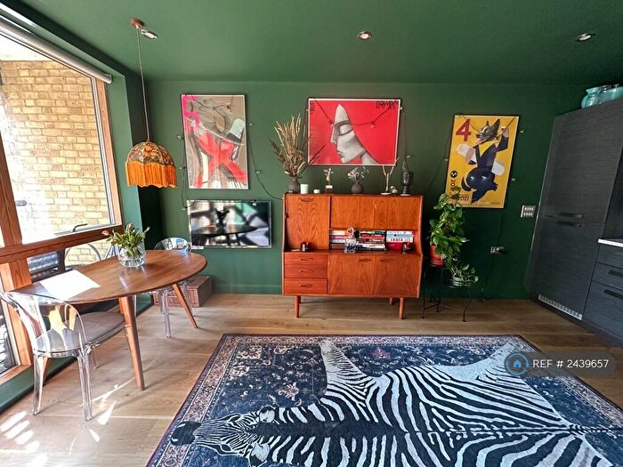 1 Bedroom Flat To Rent In Herford Road, London, N1