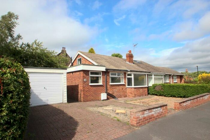2 Bedroom Semi-Detached Bungalow To Rent In Crofton Rise, Alwoodley, Leeds, West Yorkshire, LS17