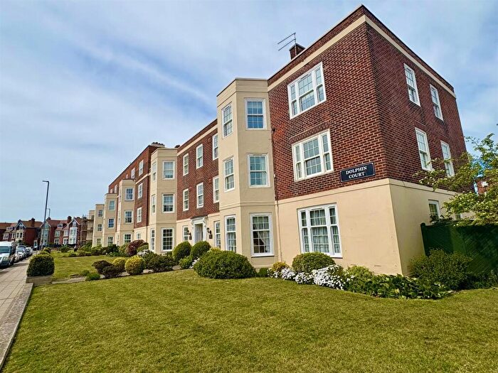 3 Bedroom Flat For Sale In St. Helens Parade, Southsea, PO4