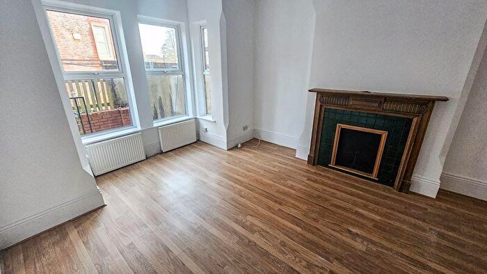 2 Bedroom Apartment To Rent In Elm Avenue, Mapperley Park, Nottingham, NG3