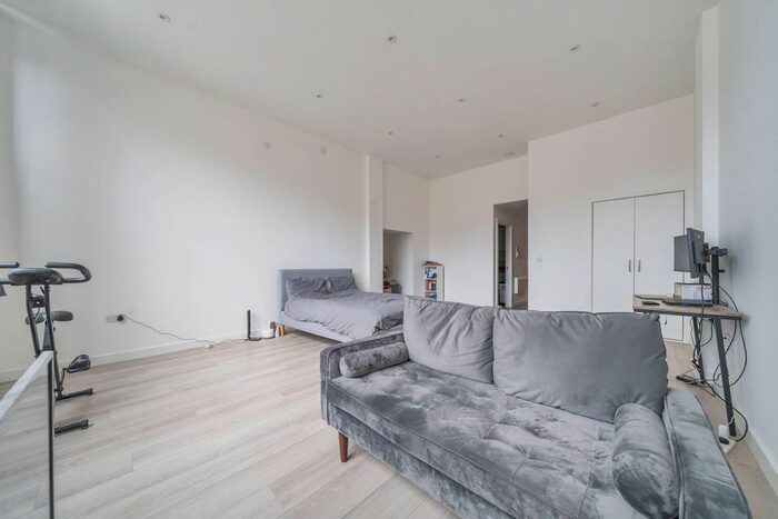 Studio To Rent In Talbot Skyline, Pinner, Harrow, HA2