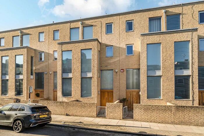 4 Bedroom House For Sale In Ilminster Gardens, Clapham Junction, SW11