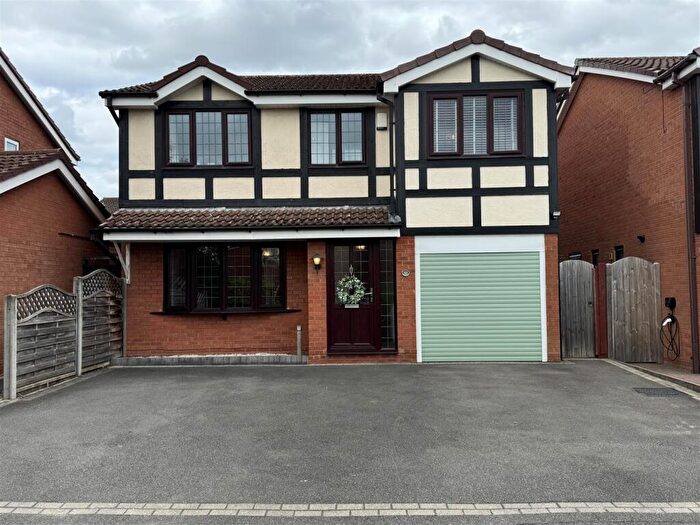 4 Bedroom Detached House For Sale In Turners Lane, Brierley Hill, DY5