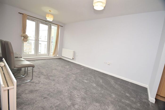 2 Bedroom Flat To Rent In Parkhouse, Hatfield, AL10