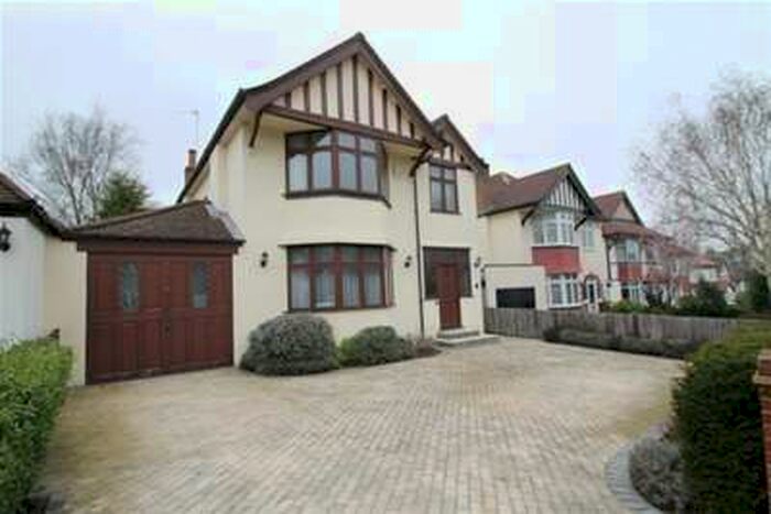 4 Bedroom House To Rent In Elm Grove, Orpington BR6