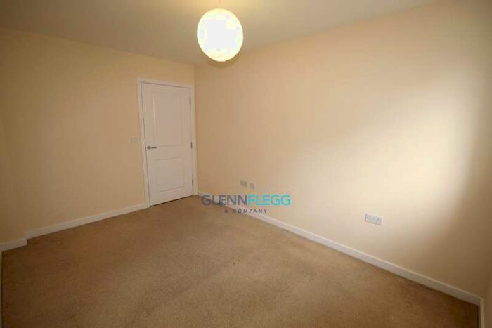 1 Bedroom Flat To Rent In The Junction, Central Slough, SL2
