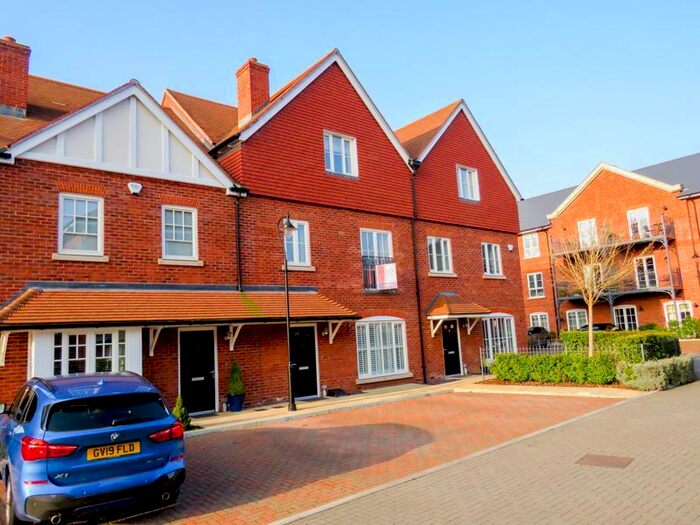 4 Bedroom Terraced House To Rent In Portland Crescent, Marlow, SL7