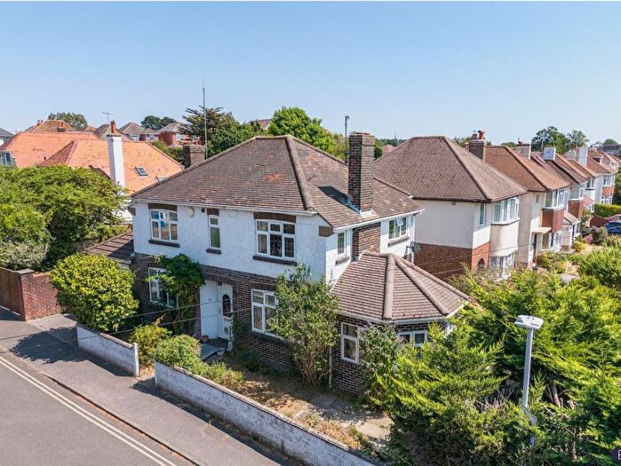3 Bedroom Detached House For Sale In Bracken Glen, Poole, BH15