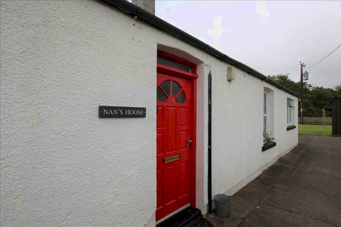 2 Bedroom Cottage For Sale In Lephenstrath Bridge Cottage, Southend, PA28