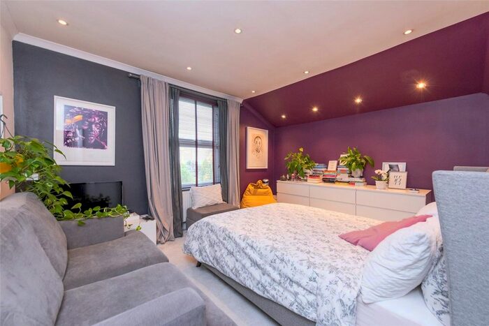 2 Bedroom Flat To Rent In Wrentham Avenue, London, NW10