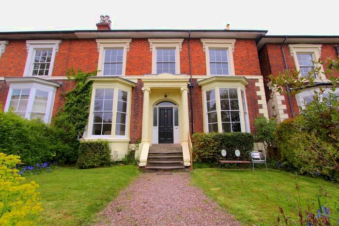 3 Bedroom Flat To Rent In Victoria Terrace, Walsall, WS4