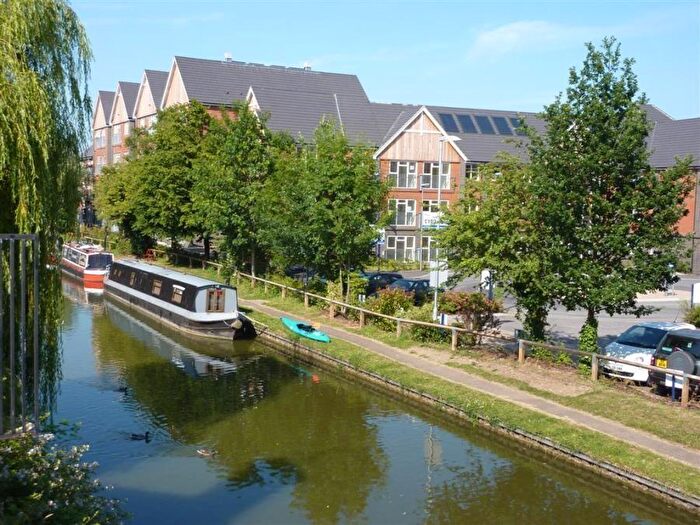 2 Bedroom Flat To Rent In Colemens House, Bletchley, MK2