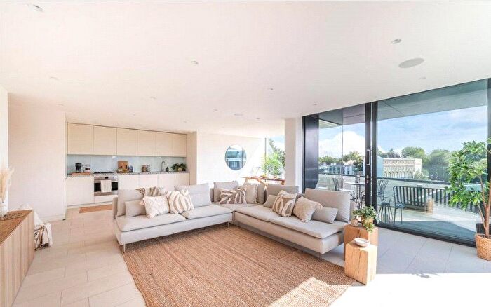 3 Bedroom Flat To Rent In Latitude House, Oval Road, Primrose Hill, London, NW1