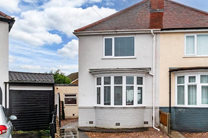 2 Bedroom Semi-Detached House To Rent In Graham Road, Halesowen, West Midlands, B62