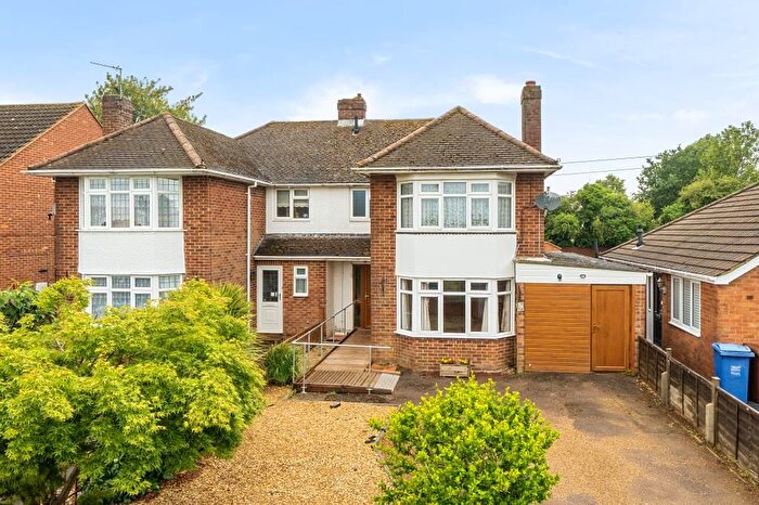 3 Bedroom Semi-Detached House For Sale In Banbury, Oxfordshire, OX16